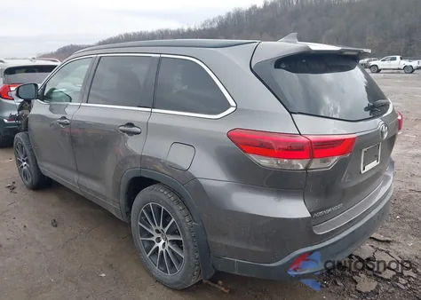 2018 Toyota Highlander Se z USA, uszkodzony, nr VIN 5TDJZRFH3JS546625